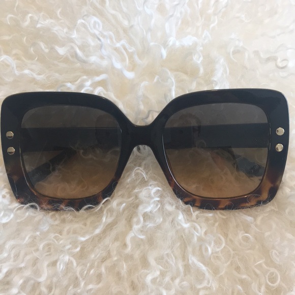 Large Fashion Statement Sunglasses - Picture 2 of 5